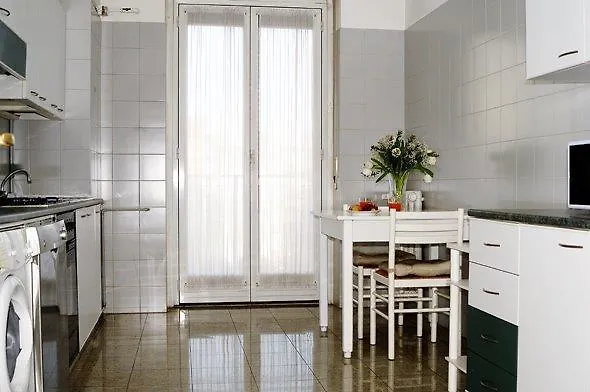 ** Bed & Breakfast B&B Zara Milan Italy