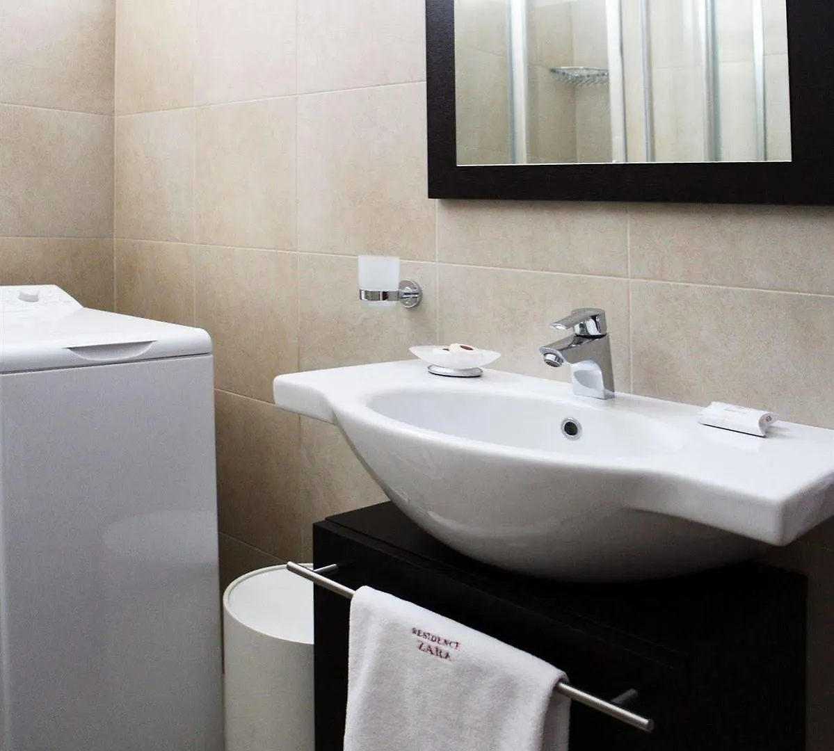 ** Bed & Breakfast B&B Zara Milan Italy