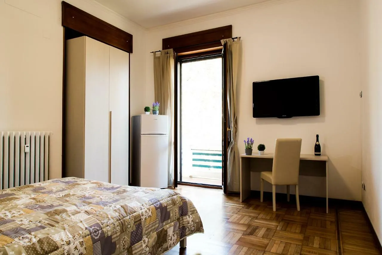 ** Bed & Breakfast B&B Zara Milan Italy