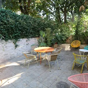 Grand Coconut Albergue